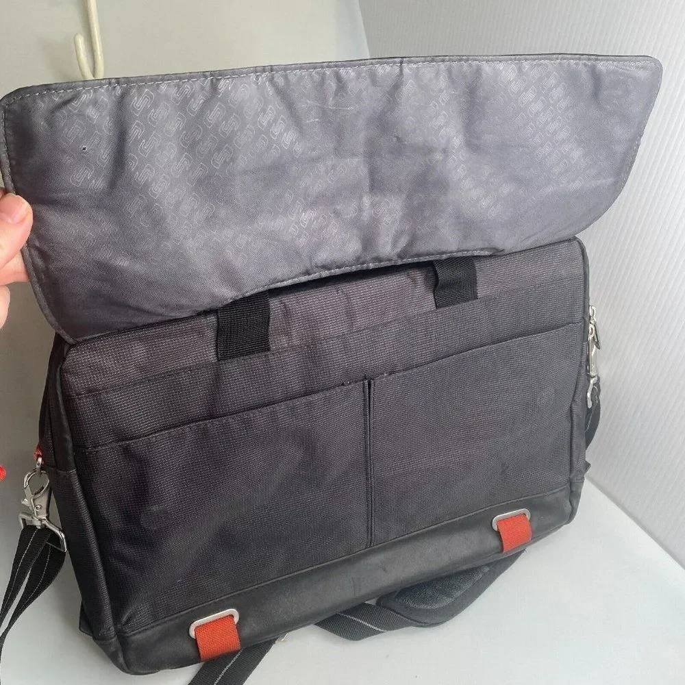 SOLO Laptop or Messengar Bag Black Nylon w/ Padded Sleeve for up to 16